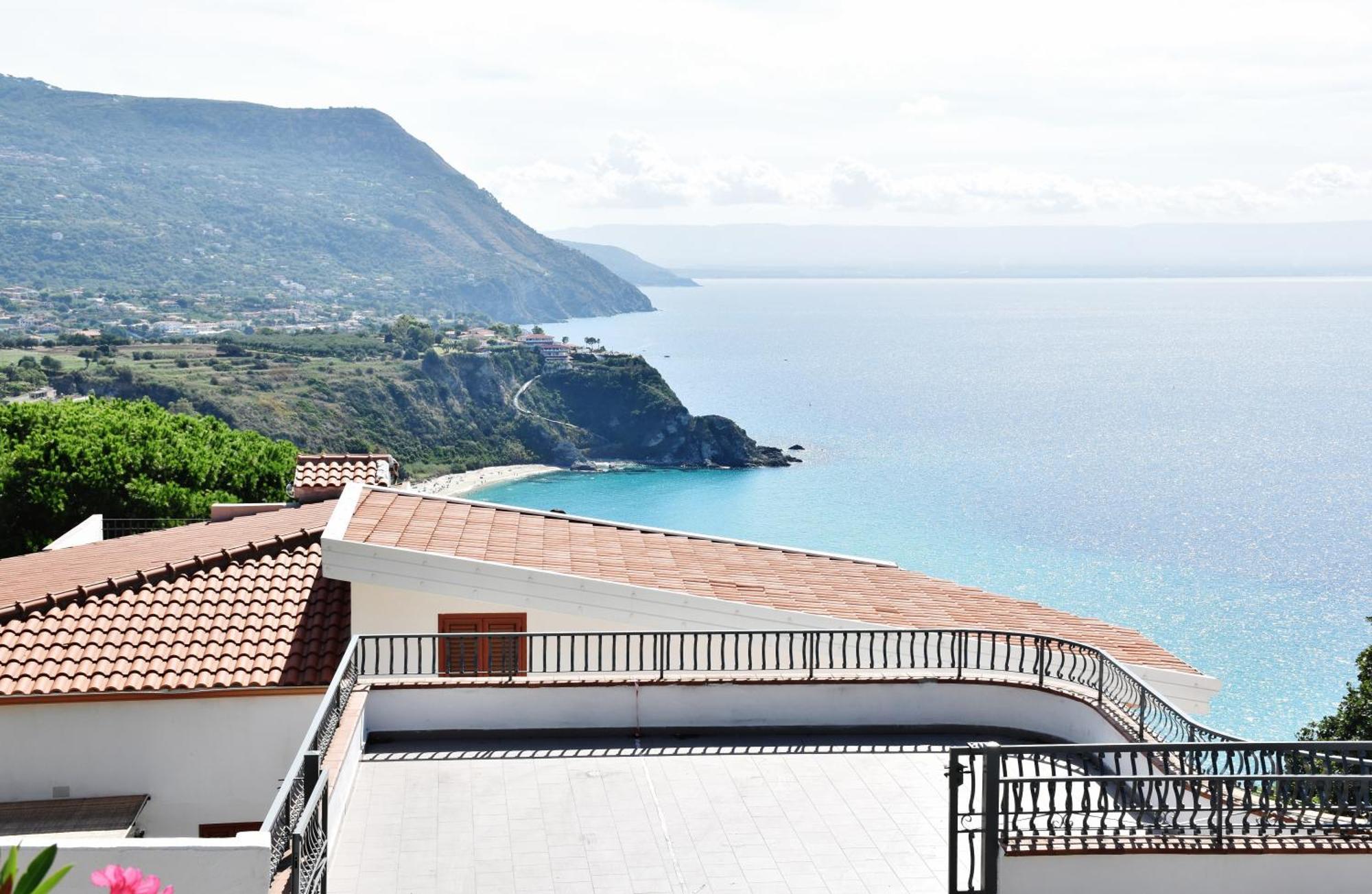 Calabria Beach Villa's Capo Vaticano Exterior foto